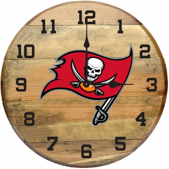 NFL TAMPA BAY BUCCANEERS OAK BARREL CLOCK 630-1009